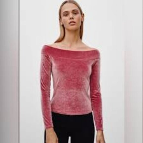 Aritzia Talula Yardley Velvet Off The Shoulder Top - Picture 4 of 7